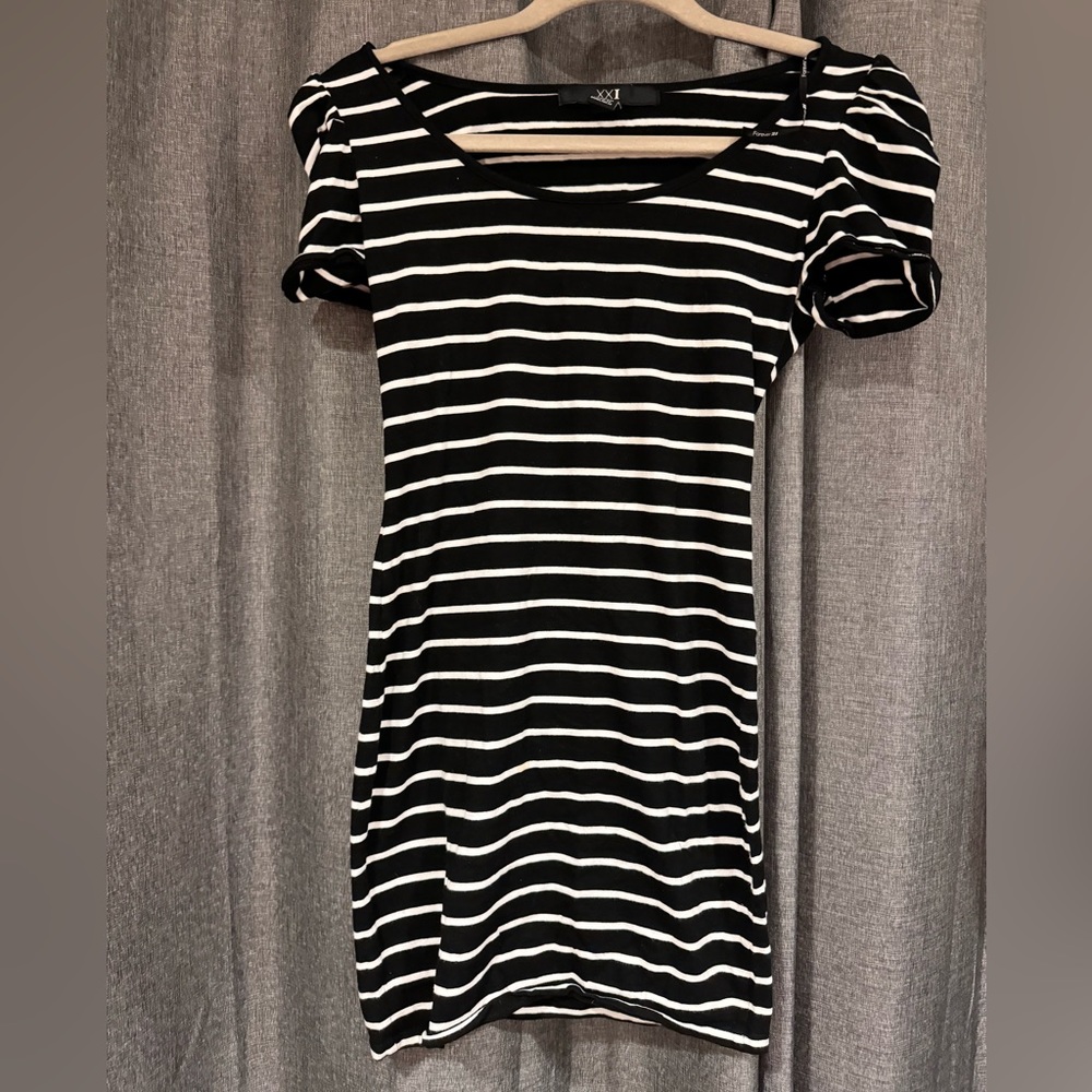 Black and white horizontal stripe spring summer dress
